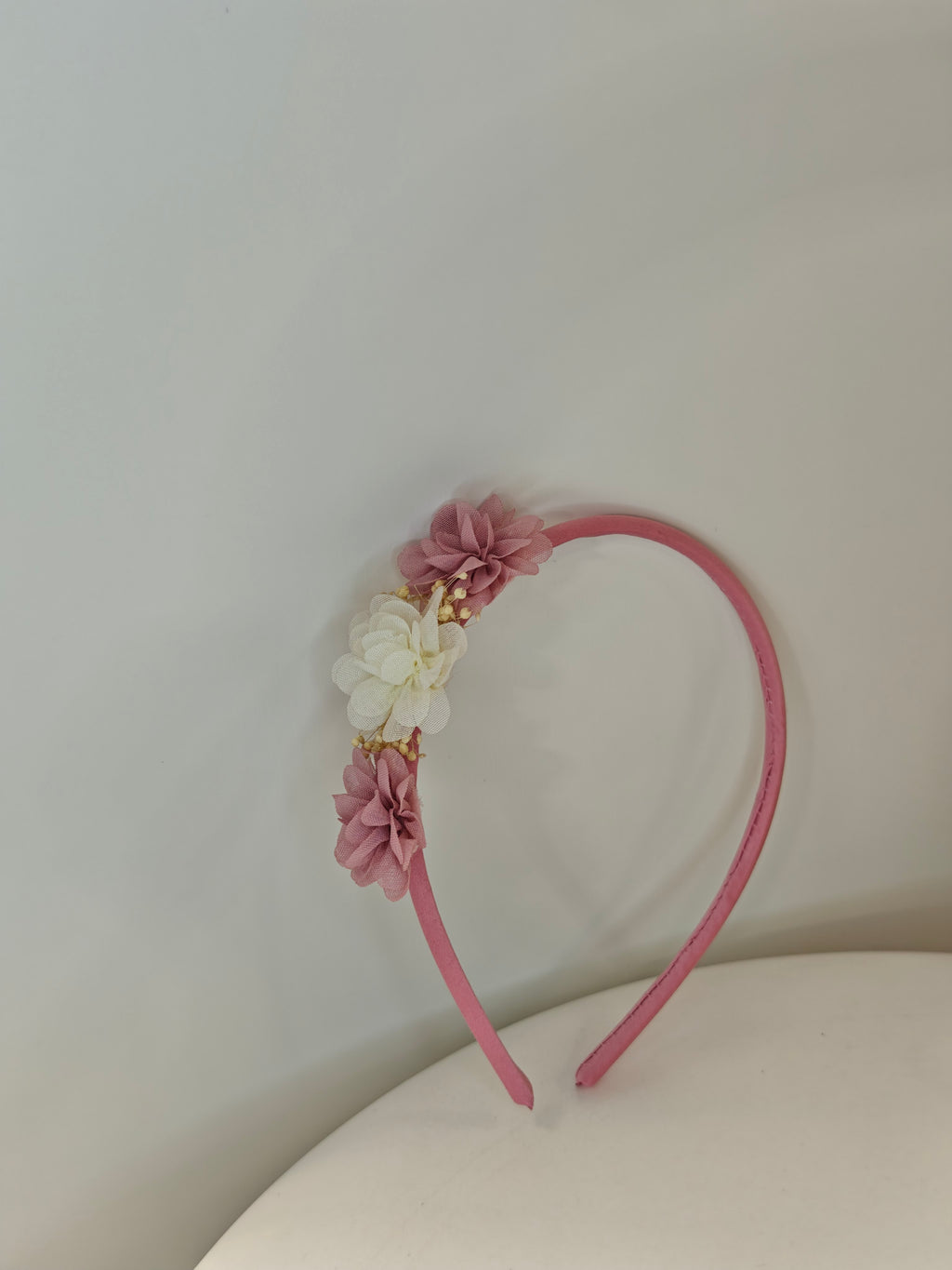 Cerchietto Elsa con 3 Fiori Combinati e Gypsophila Siena