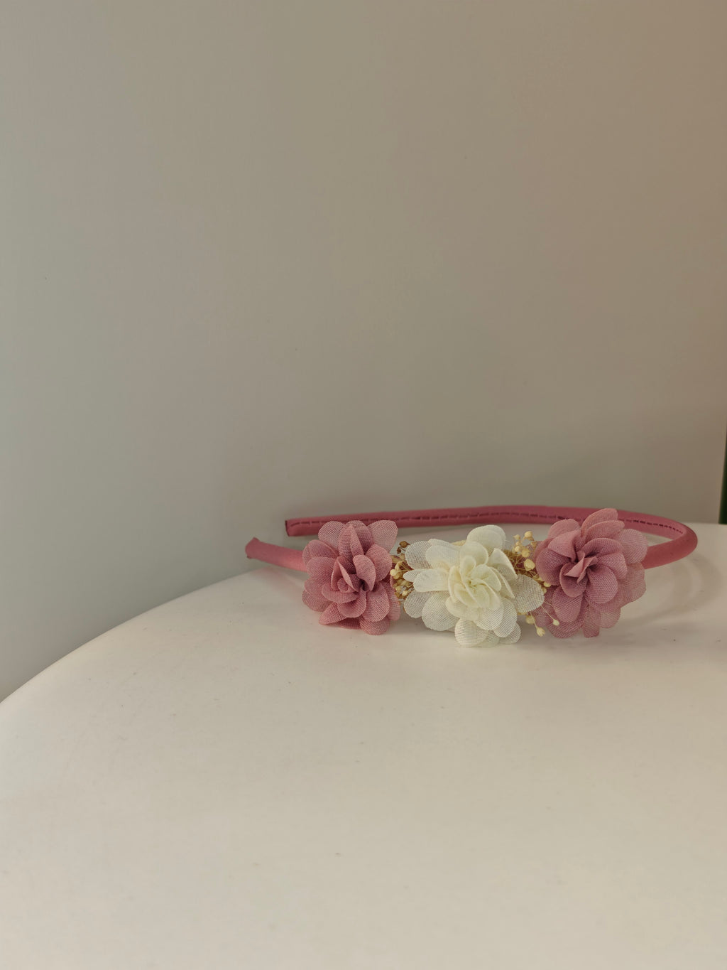 Cerchietto Elsa con 3 Fiori Combinati e Gypsophila Siena
