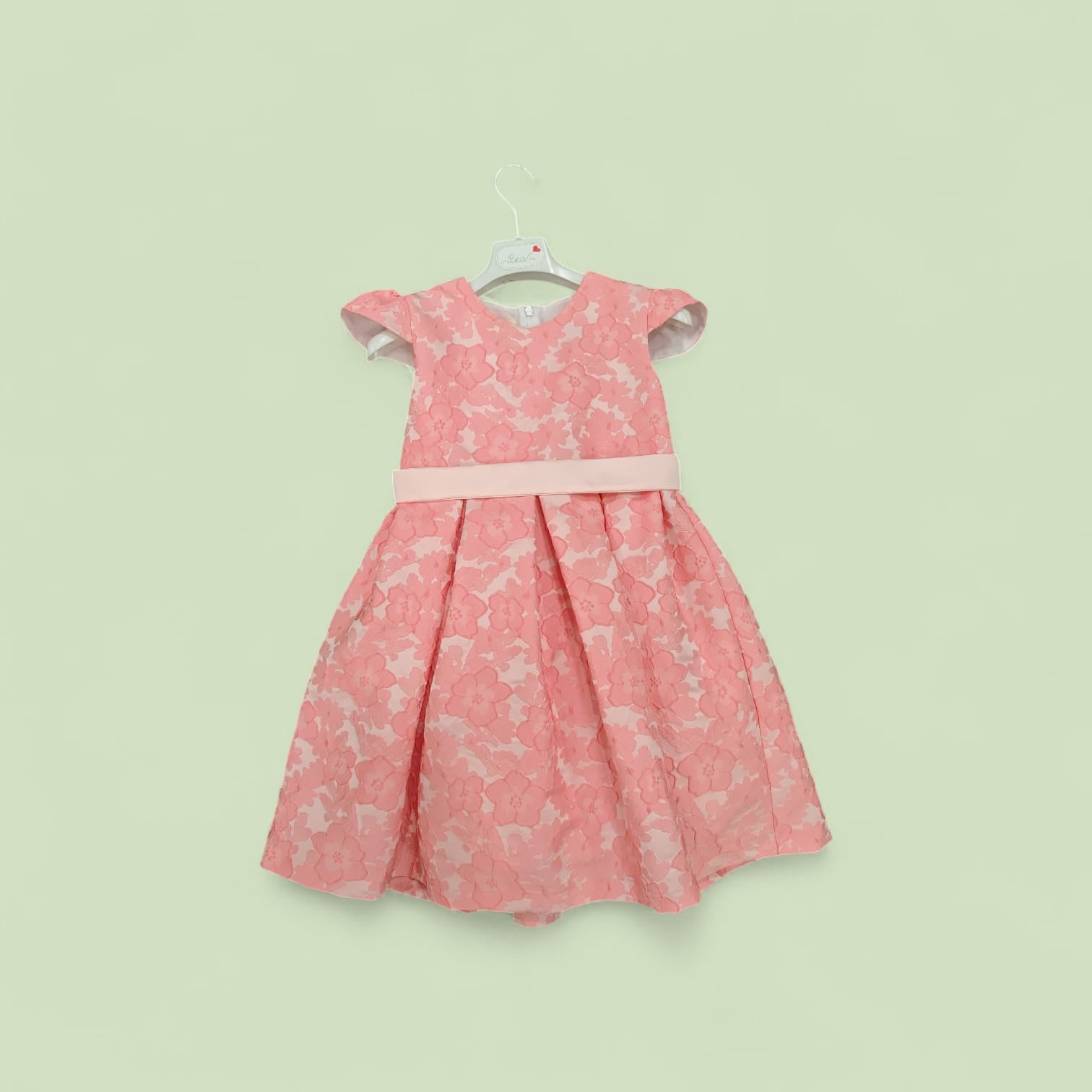 ABITO CERIMONIA CON DECORAZIONI IN RILIEVO E CINTURA CON FIOCCO SUL RETRO