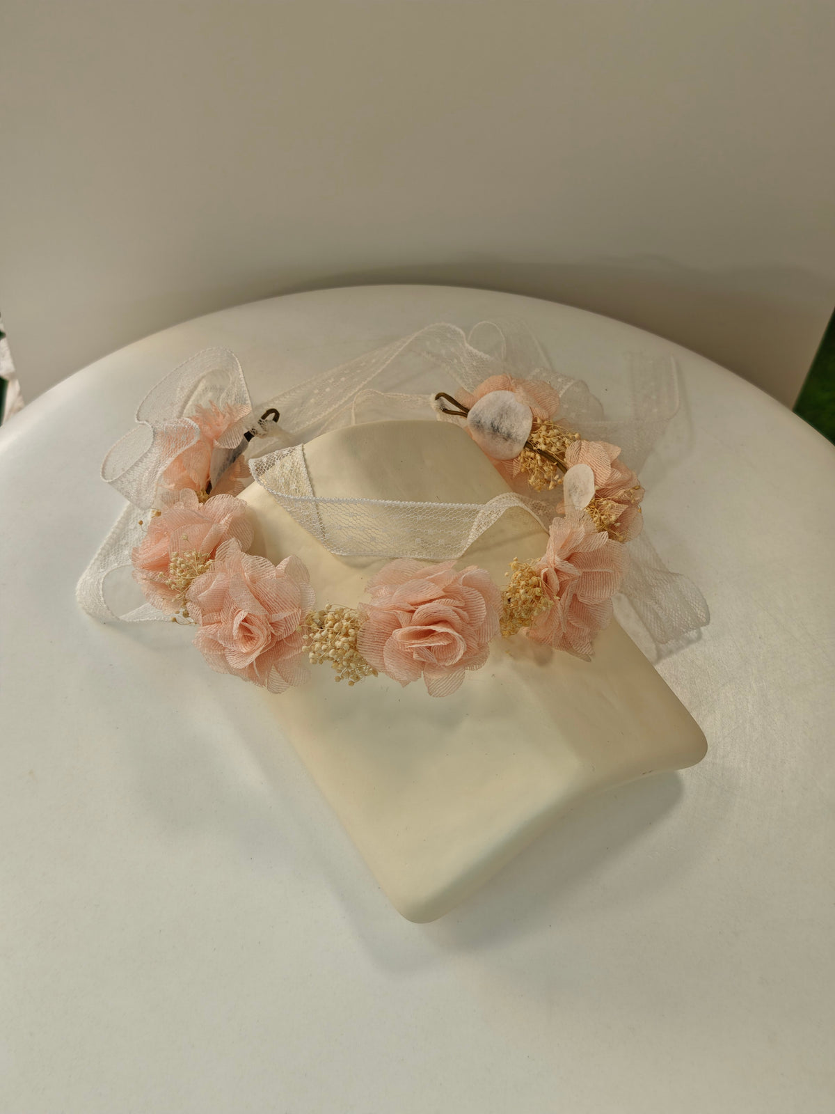Coroncina Copricapo Arco con Fiori di Bambula e Nastri Siena