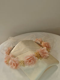 Coroncina Copricapo Arco con Fiori di Bambula e Nastri Siena