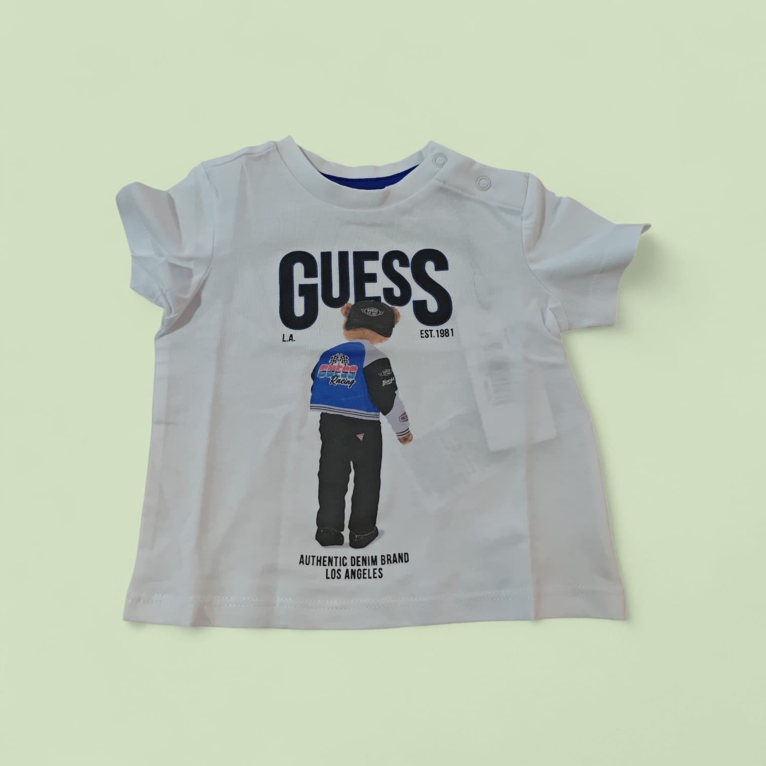 T-SHIRT CON SCRITTA GUESS E ORSETTO STAMPATO