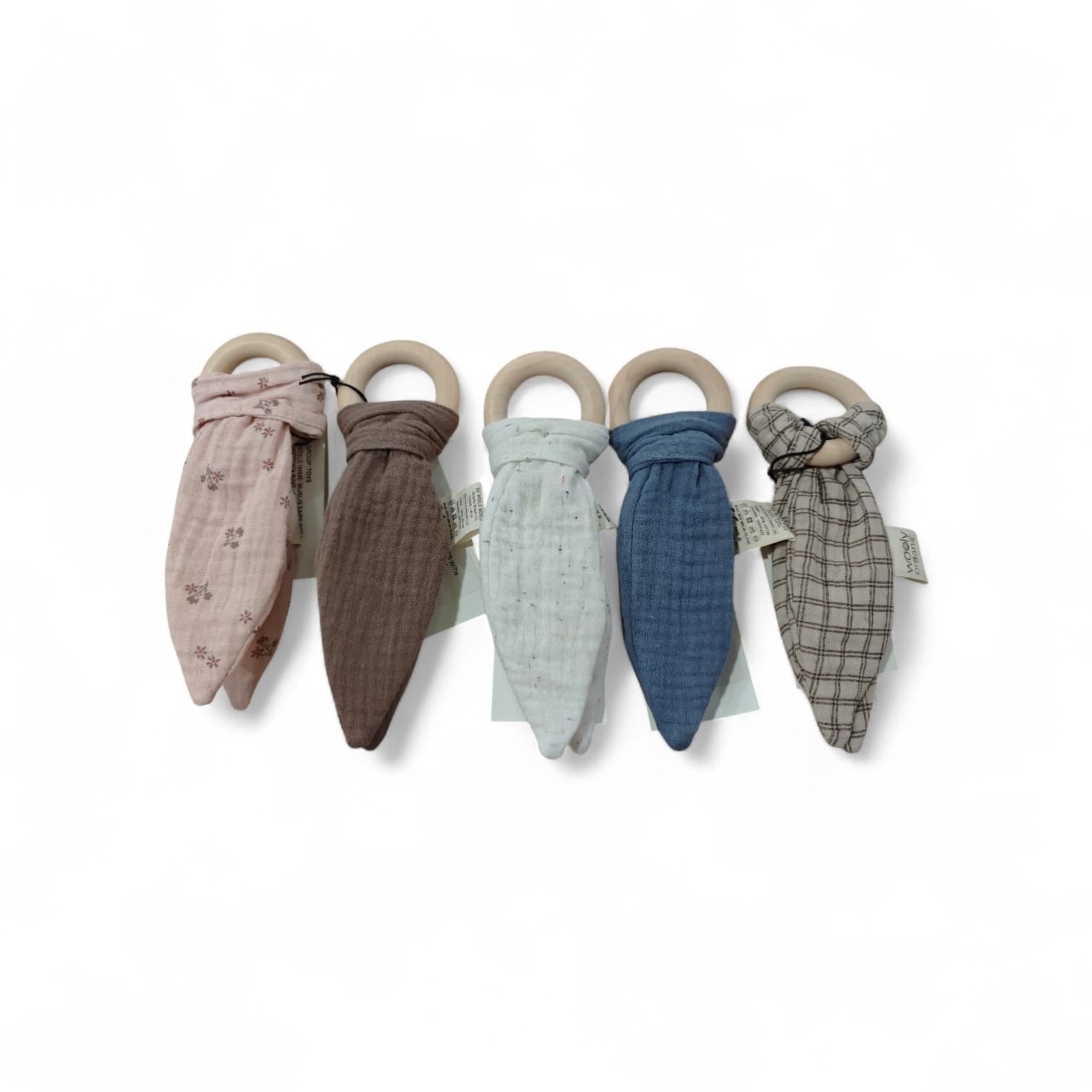 ORECCHIE IN MUSSOLA CON ANNELLO DI LEGNO PER LA DENTIZIONE-GOTS- WOOLY ORGANIC