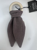 Orecchie in Mussola con Annello di Legno per la Dentizione-gots- Wooly Organic